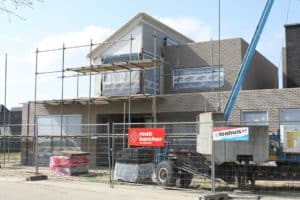 Winde16_oostgevel_en_dakopbouw_in_uitvoering_april_2016_foto_cH_Valk_kleiner